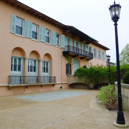 Cuneo Mansion & Gardens